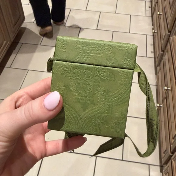 Mini Green Gucci Box w Ribbon - Picture 4 of 9